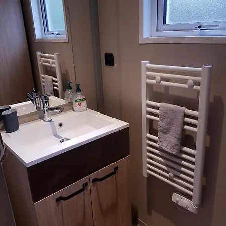 Ae Village Domek alpejski *